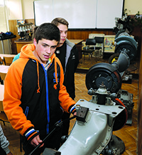 Реновират 30 професионални гимназии с евросредства