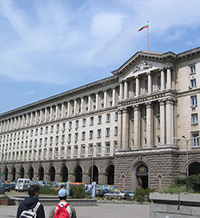 Разширява се подкрепата за образованието