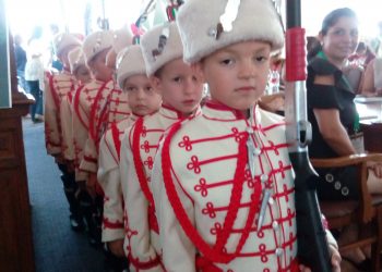 Училищата ни зад граница – национална кауза