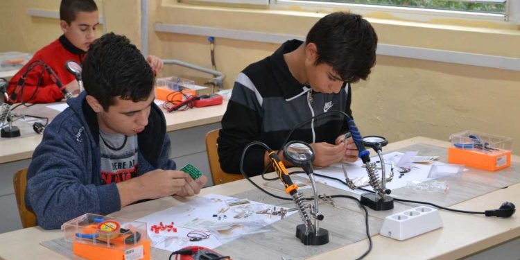 От училищния чин  с план за кариера