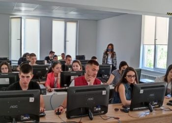 От майсторския клас „Терапия с частици“ до…