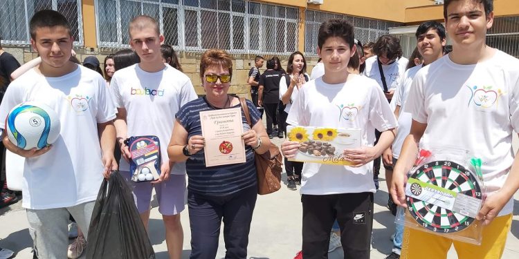 Обречени  на туризма