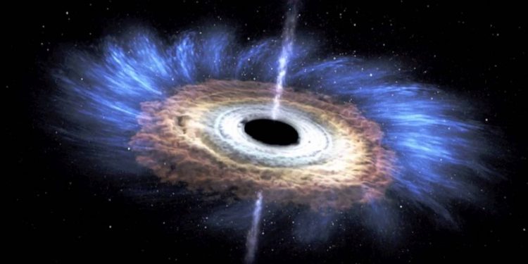 Черната дупка се „изпарява“*