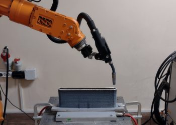 Алуминиева тел с наноструктури