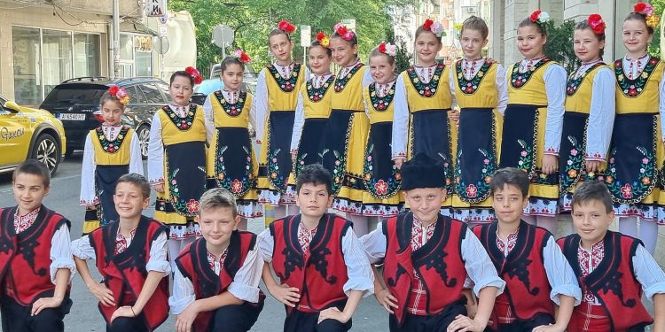 Ученици искат униформи