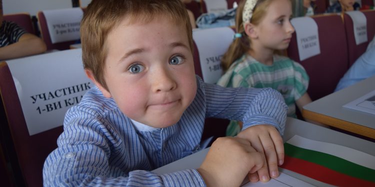 Избраха цар и царица на буквите