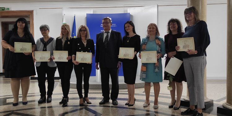 Да обучаваш в любов към познанието