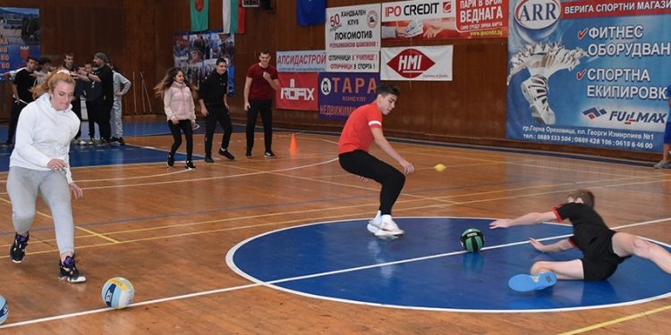 Народната топка се завръща в нов облик