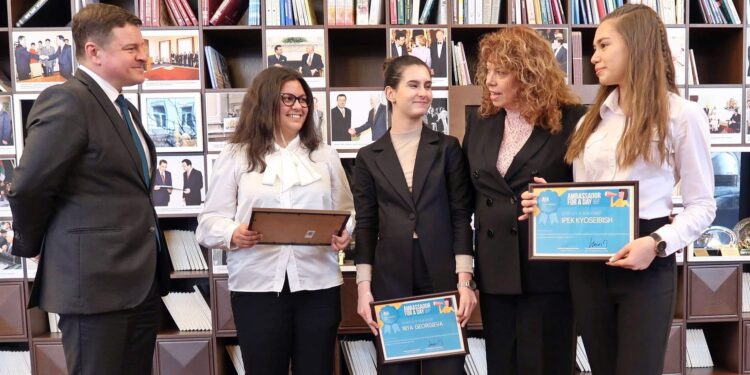 Млади дами с позиции