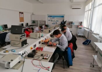 Центровете за високи постижения пишат проекти