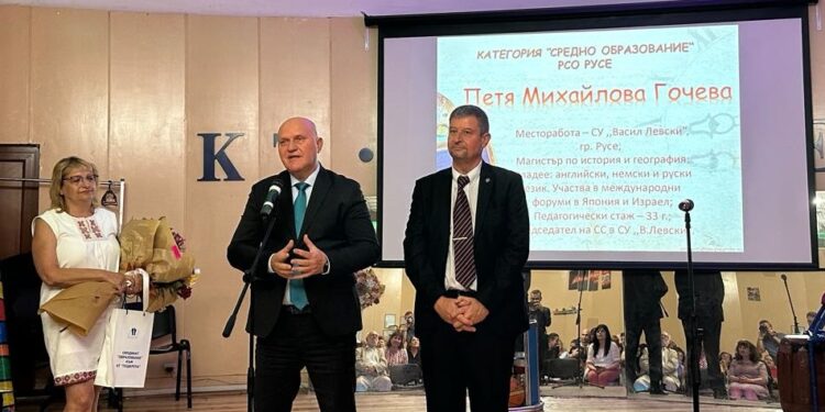 Синдикат „Образование“ връчи наградите „Стоян Михайловски“