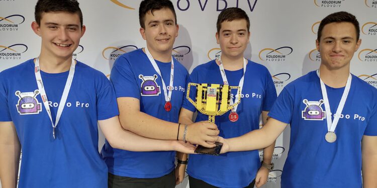 Видински отбор за четвърти път e шампион в международен турнир по роботика