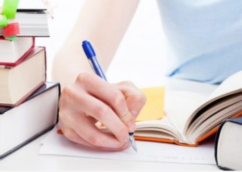 Стипендии за училища отличници