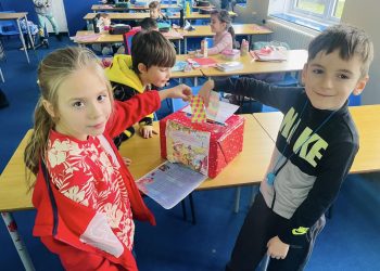 „Маратон на добротата“ в училища зад граница