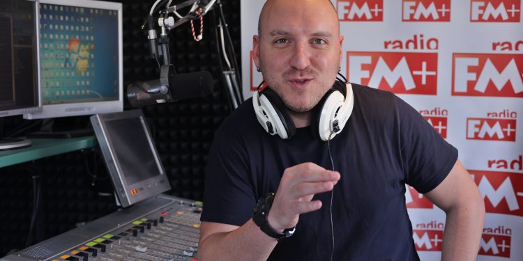 Водещият на Радио FM+ Калин Кирилов: Радиото не е монолог