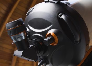 Звездни спектакли привличат ученици в Планетариума в Смолян