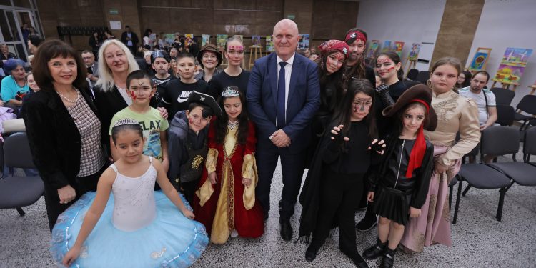 Палитра от изкуства в Националния дворец на децата