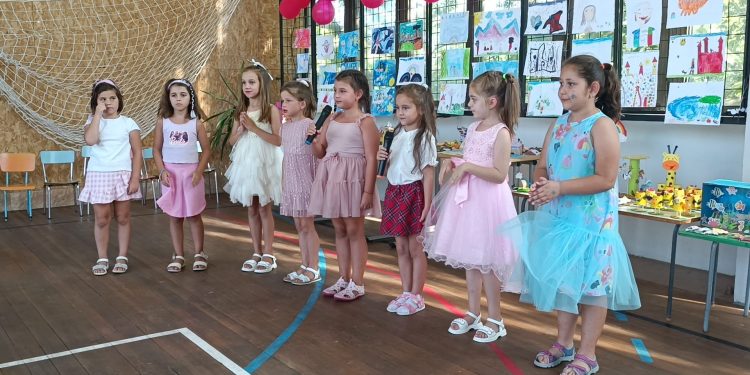 Малки художници в действие