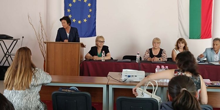 Първокласници ще започват деня с „Утринна среща“