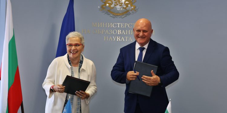 МОН и Службата на Върховния комисариат за бежанците на ООН в България подписаха меморандум за сътрудничество