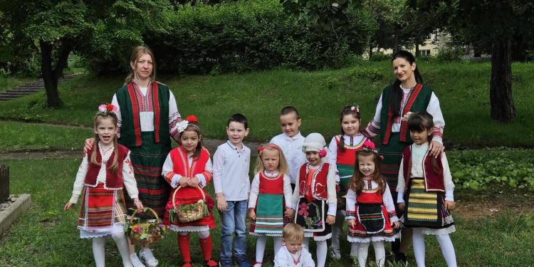 В ДГ „Здравец“ в село Ковачица използват предмети от бита за образователни цели