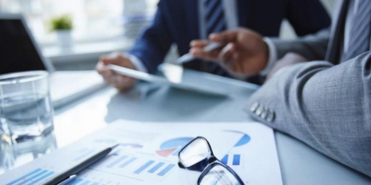 Трябва ли да получаваме заплата, ако не сме заети през целия ден?