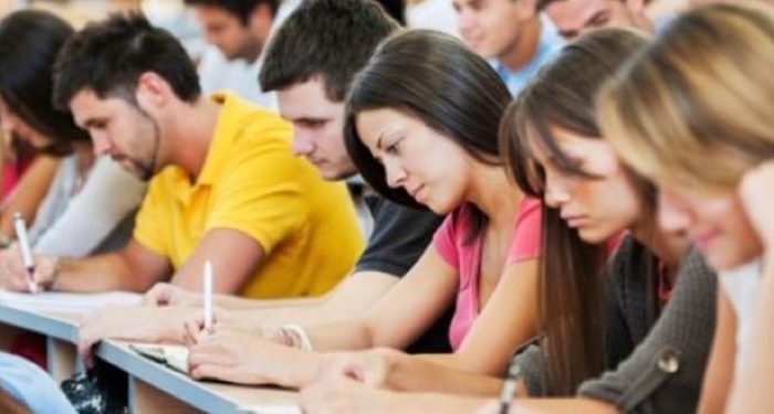 Зрелостниците трябва да внесат до 25 август здравноосигурителната си вноска за юли, напомнят от НАП