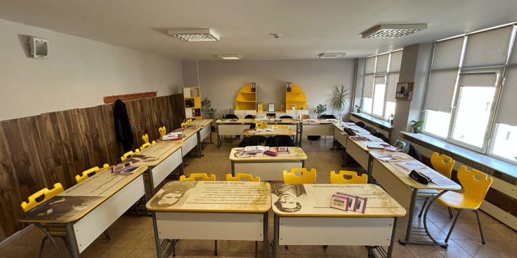 496 кабинета са обновени по национална програма на МОН