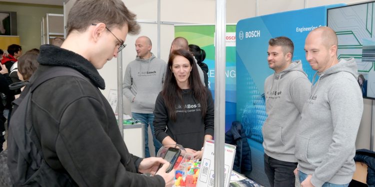 100 водещи компании участват в „Дни на кариерата 2025“ в Техническия университет в София