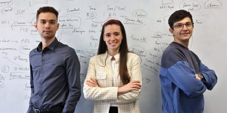 EXPLORER – програмата, която задържа таланти в България