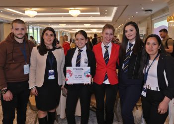 Търсят се добри практики в областта на STEM преподаването