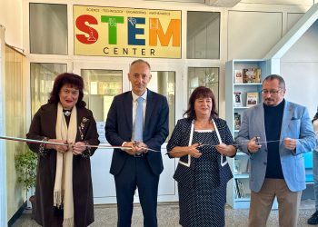 Нов STEM център променя обучението в ОУ „Двайсти април“ – Панагюрище