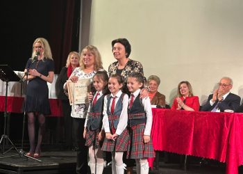 Зам.-министър Емилия Лазарова награди млади посланици на здравето