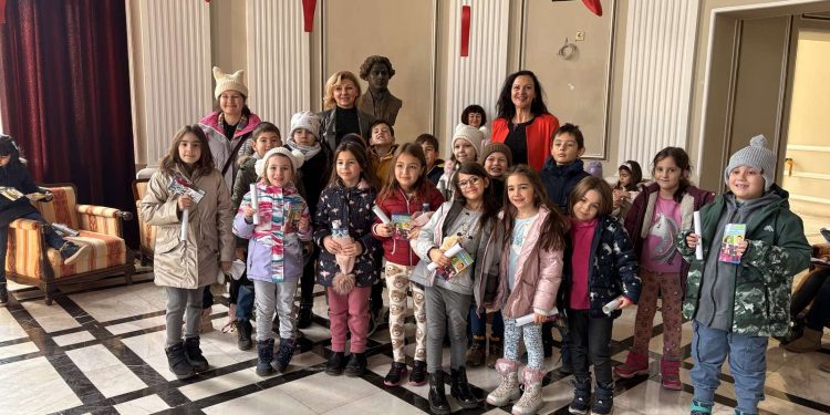 Разкриват „Оперни тайни“ на децата във Варна