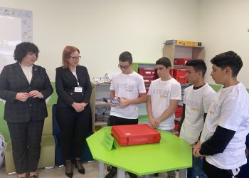 Таня Михайлова поздрави учениците от ПГ по механоелектротехника в Ловеч с открития нов STEM център