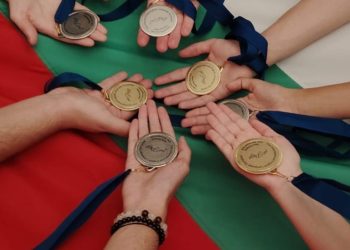 Нова програма задържа родните таланти