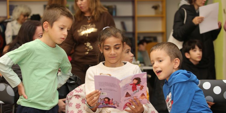 Шест детски книги, които може да подарите за Коледа