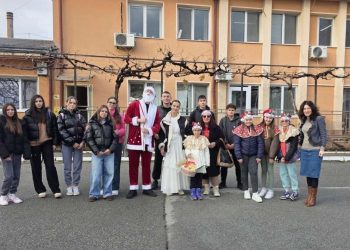 Коледната магия пристига с доброволци