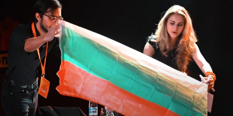 България е световен вицешампион в университетски дебати за 2026 г.