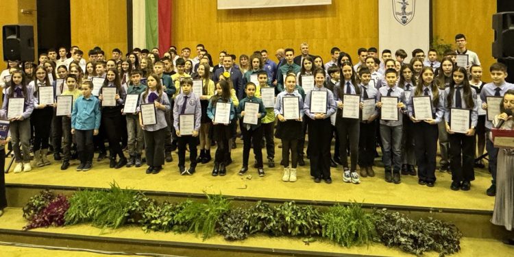 134 млади русенски таланти получават признание и подкрепа от местната община