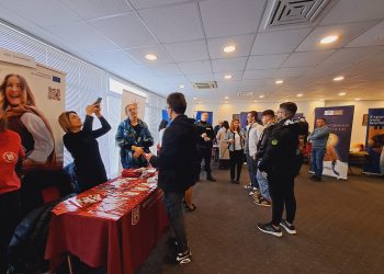 Зрелостници от Кюстендил откриха своето бъдеще на форума „Висше образование в България“