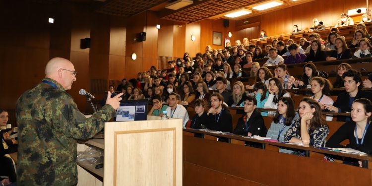 Военномедицинската академия отваря врати за бъдещи лекари с пагони