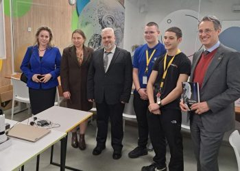 Професионалната гимназия по механоелектротехника и електроника