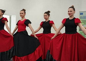 Ученици от ЕГ „Д-р Петър Берон“ в Кюстендил представят спектакъл на испански език