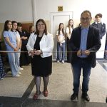 Ръководителят на Националния STEM център проф. д-р Найден Шиваров и директорът столичната 157. гимназия с изучаване на чужд език „Сесар Вайехо“ инж. Елена Георгиева откриха новия училищен STEM център